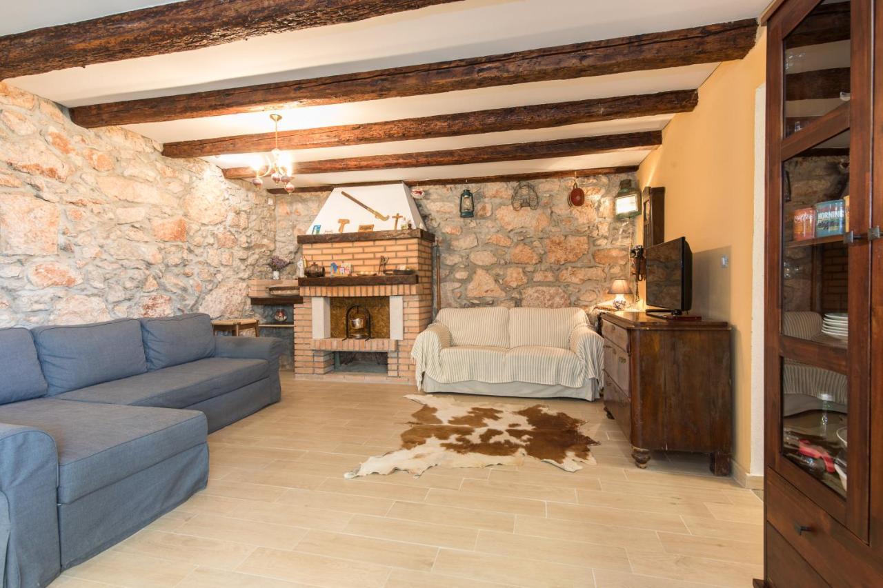 Apartman Lidija Risika Esterno foto